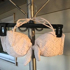 VICTORIA’S SECRET White Bikini Top